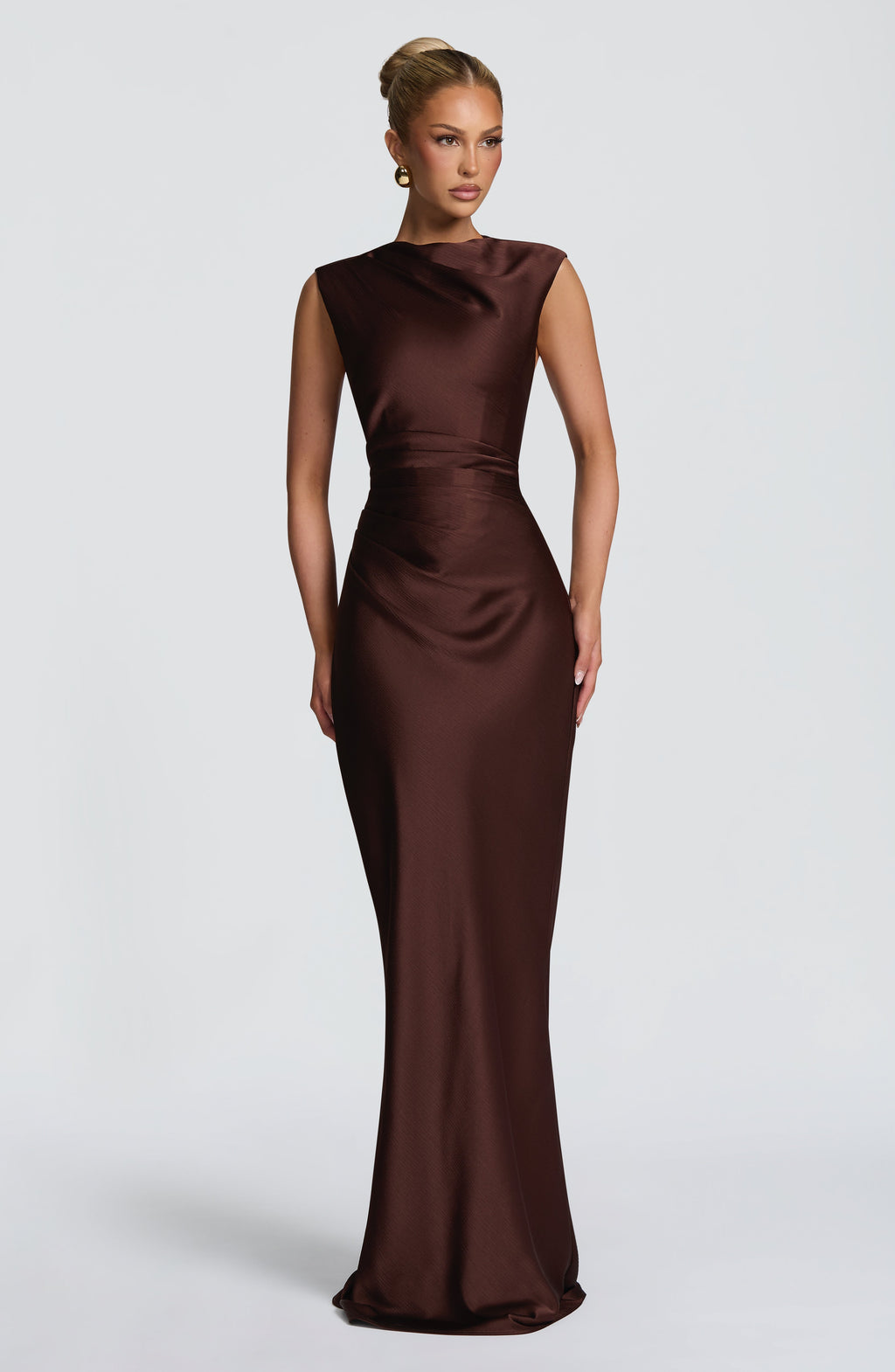 Avielle | vestido maxi de cuello alto