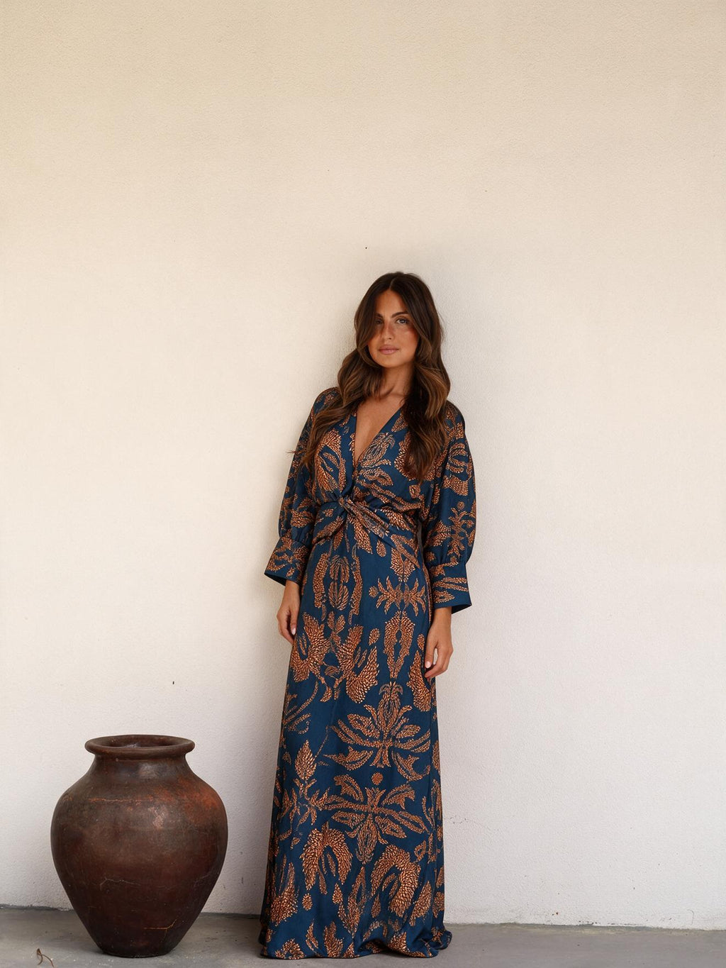 Vestido midi con estampado divertido, color azul, vista frontal