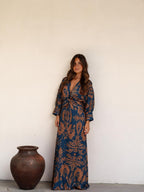 Vestido midi con estampado divertido, color azul, vista frontal
