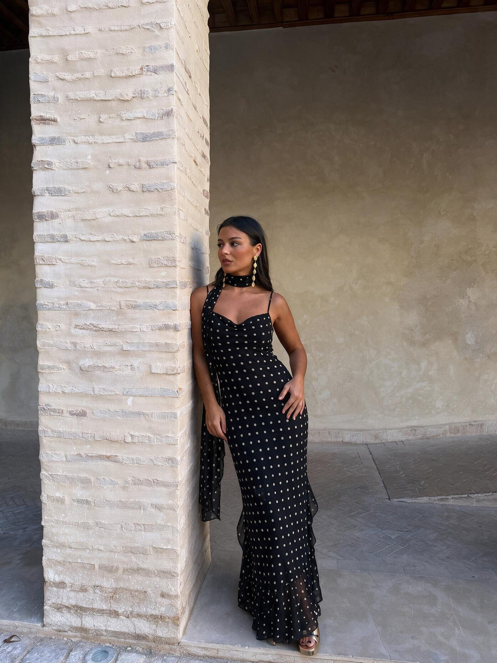 Vestido midi de lunares, vista frontal (2)
