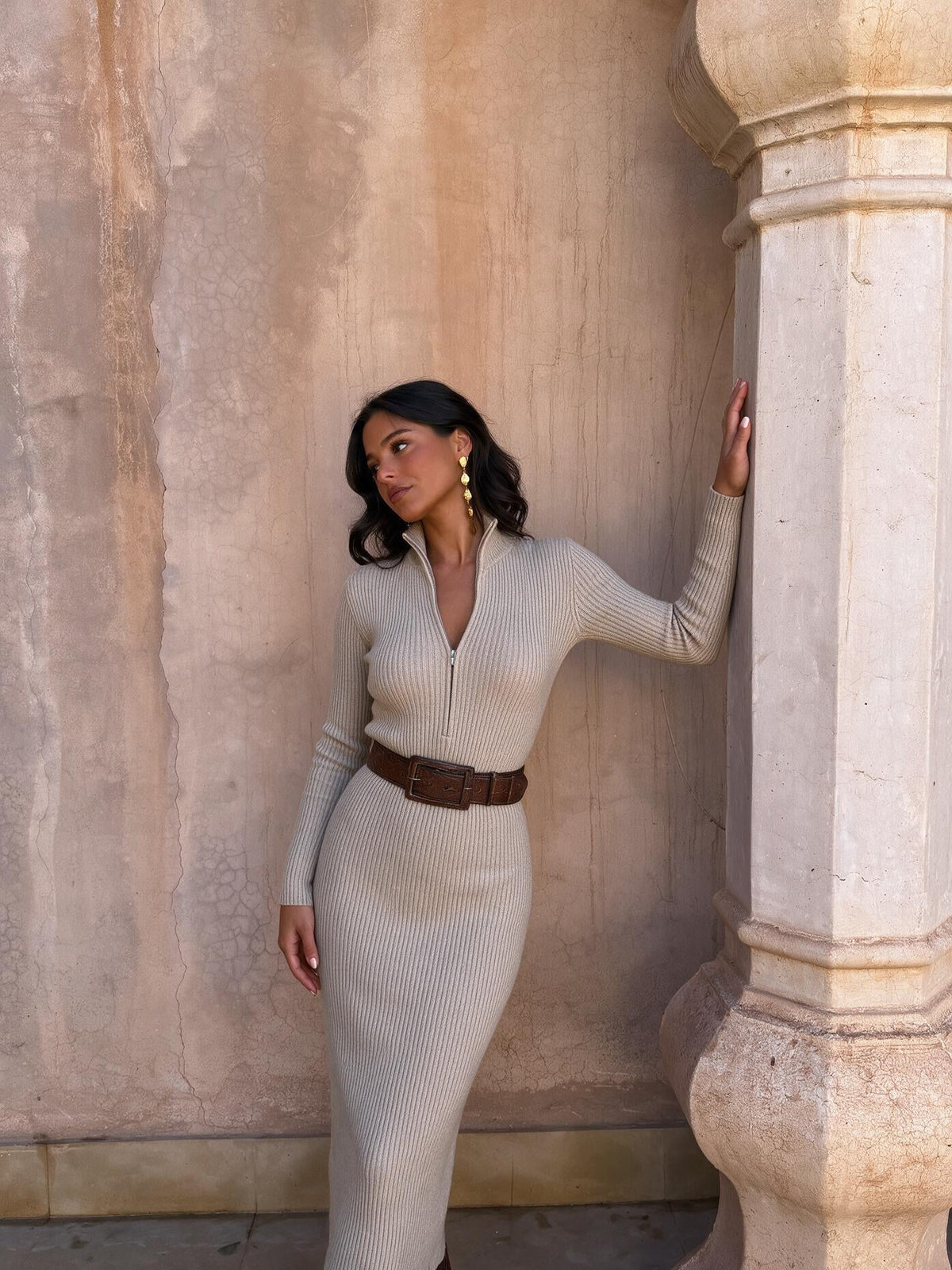 Vestido midi de punto fino de líneas limpias, vista frontal