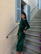 Vestido midi elegante entallado, color verde, vista lateral