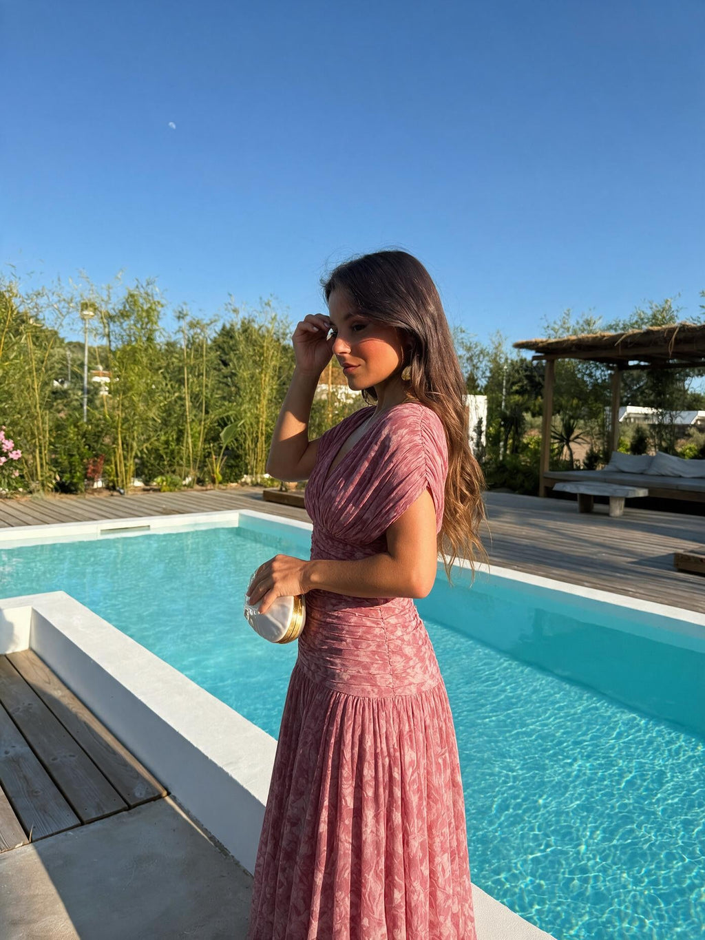 Vestido vaporoso de caída ligera, vista lateral