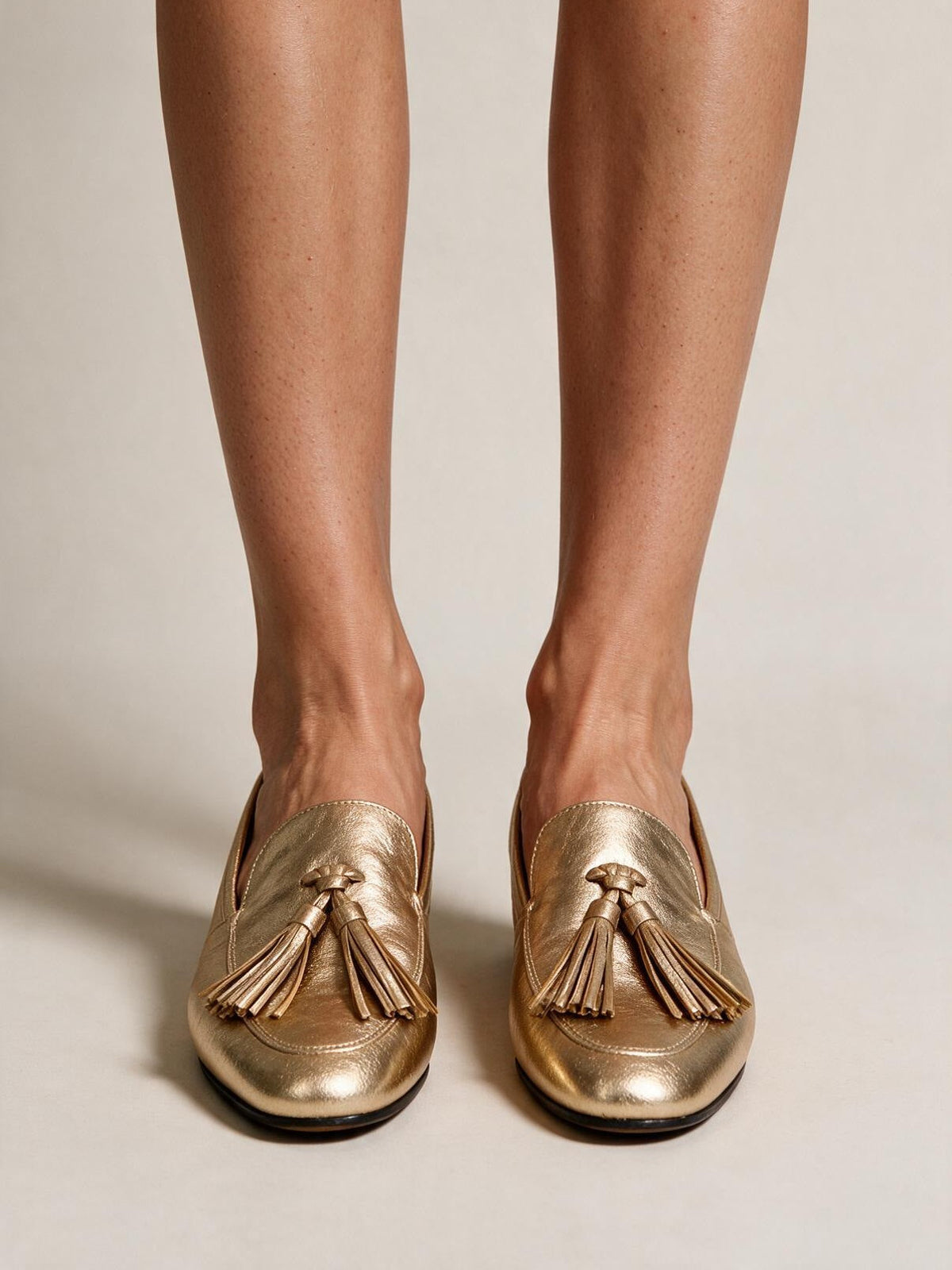 Zapatillas con acabado metalizado, tercera vista