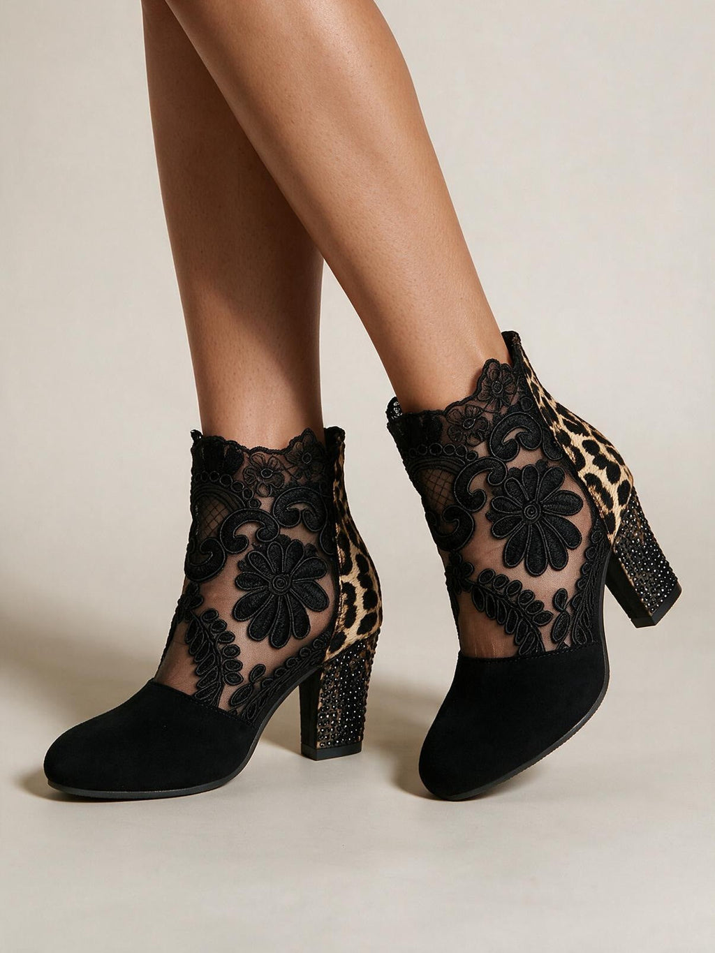 Zapatillas con forro transpirable, color leopardo negro, vista frontal
